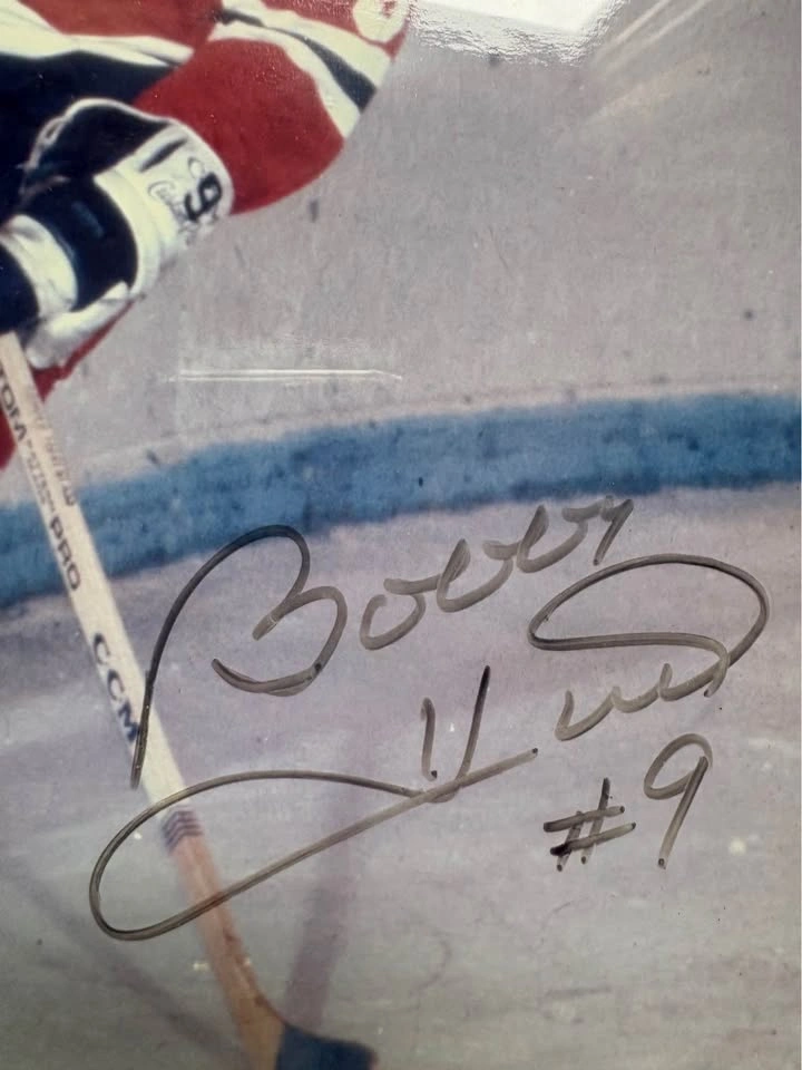🏒 Framed NHL Legend Bobby Hull Autographed Photo 8x10 - photo 2