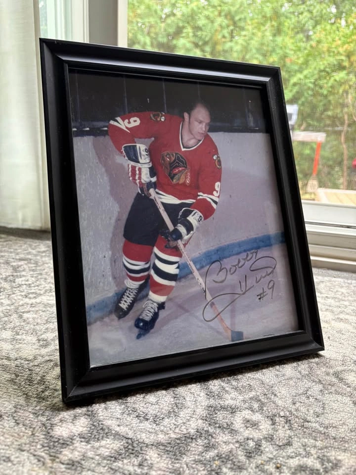 🏒 Framed NHL Legend Bobby Hull Autographed Photo 8x10 - photo 3