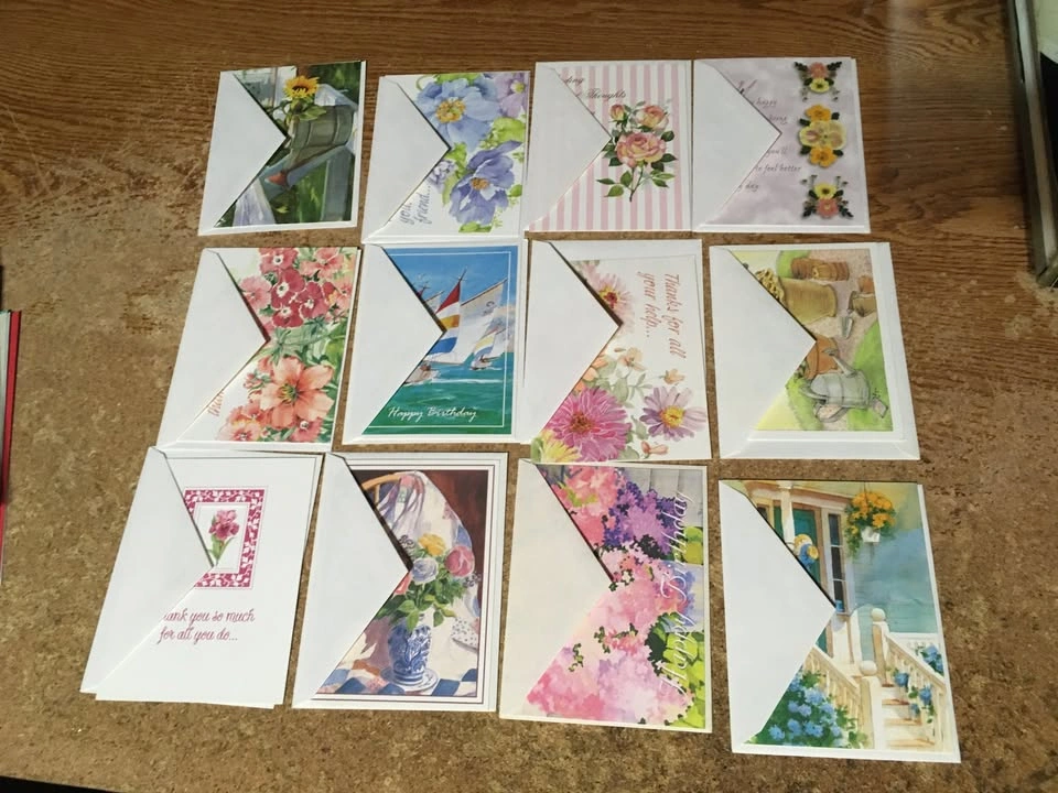 Lot of Greeting Cards, Gift Bags, and Wrapping Paper - photo 4