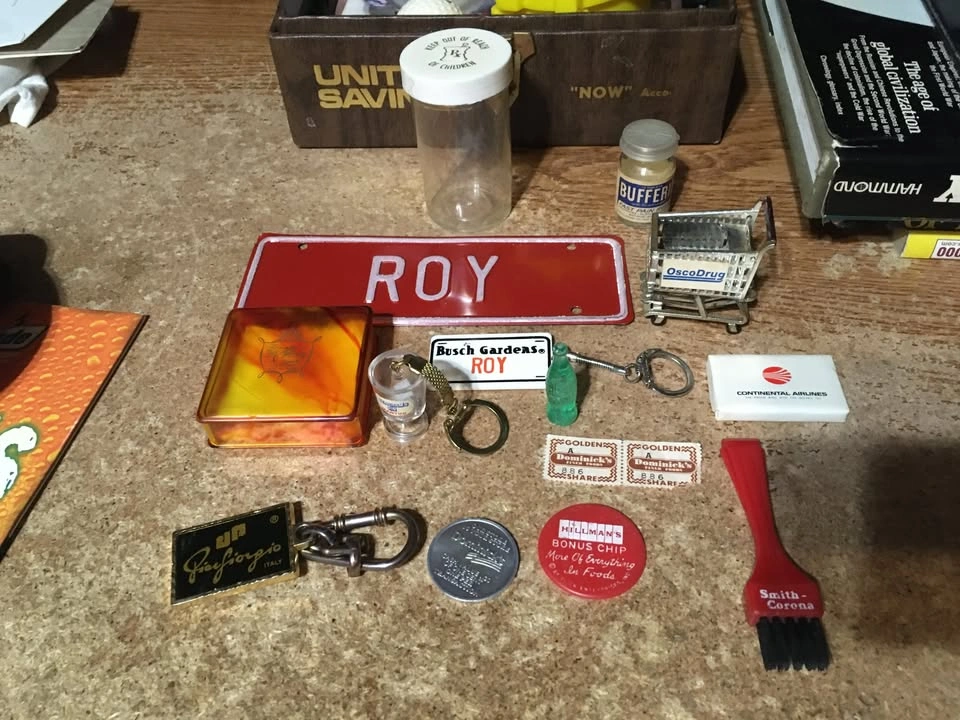 Large Lot of Vintage Advertising Items and Collectibles - photo 2