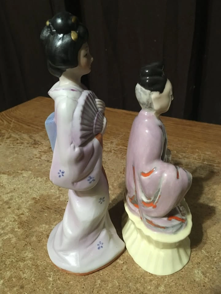 Lot of 6 Japanese & Chinese Figurines, Vases, and Decor - photo 5
