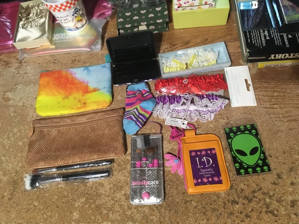 Vintage & New Lot of Ipsy Bags, Accessories, and Avon Items - photo 2