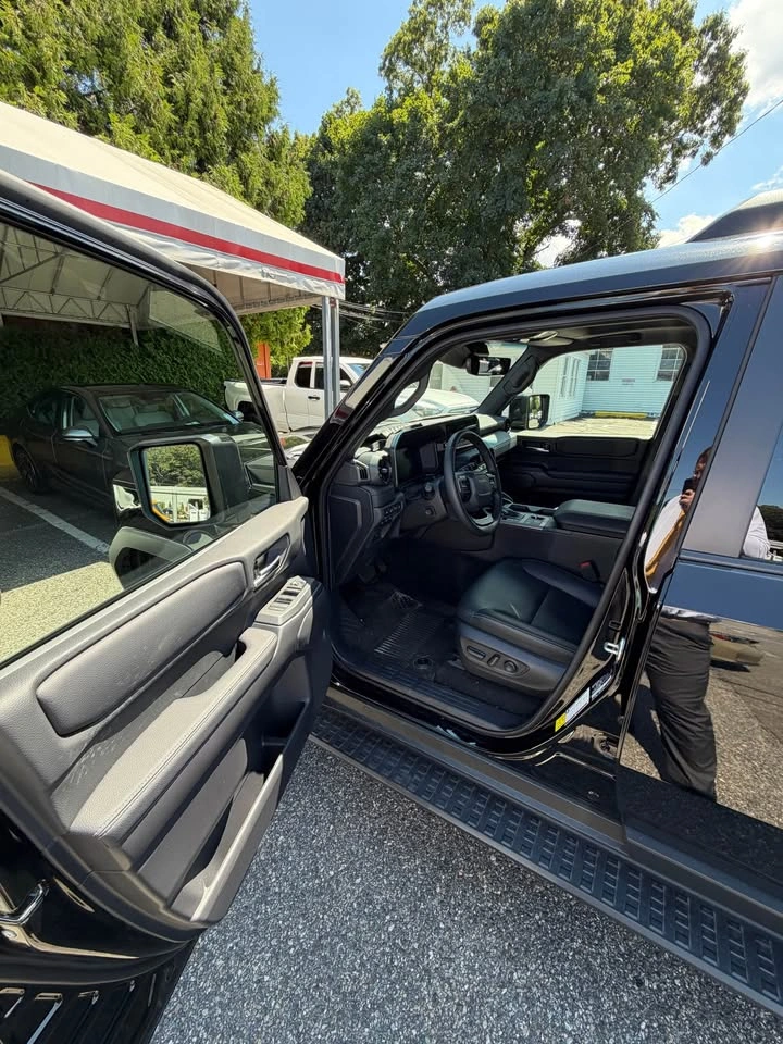 2025 Toyota Landcruiser - photo 4