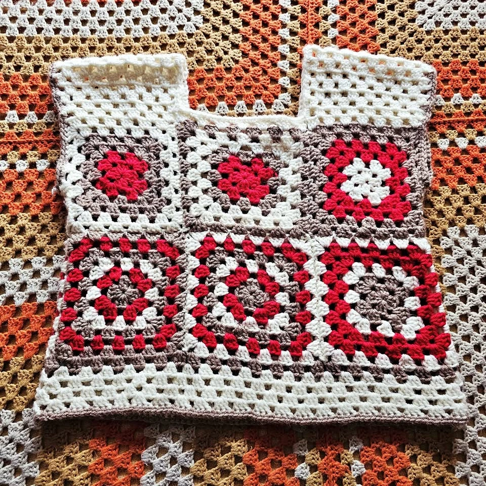 Vintage Handmade Crochet Granny Square Vest 70s Womens Folk
