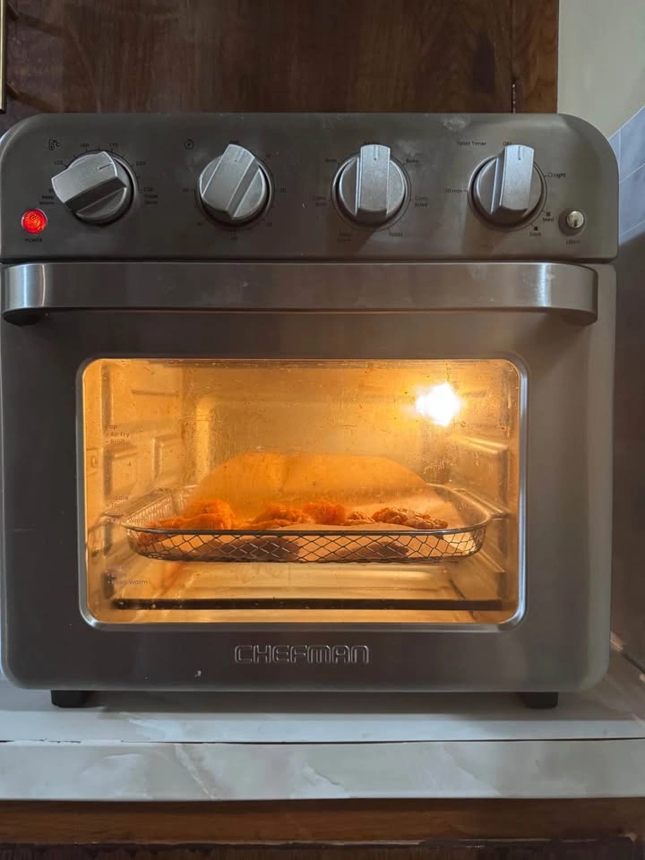 Chefman Air Fryer Toaster Oven – Works Great - photo 2