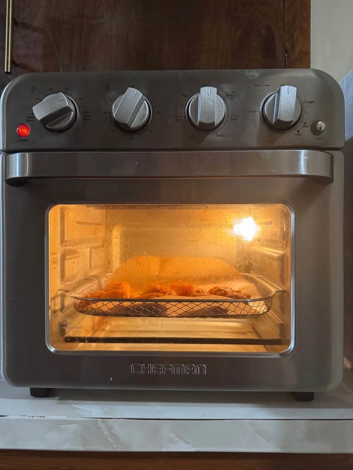 Chefman Air Fryer Toaster Oven – Works Great - photo 3