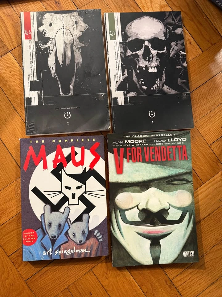 Historical, fiction, classic, and comic books - photo 5