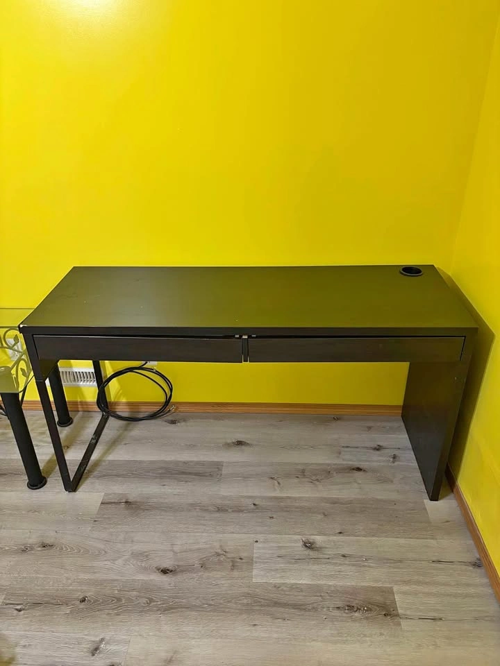 IKEA Office Desk *PRICE IS NEGOTIABLE