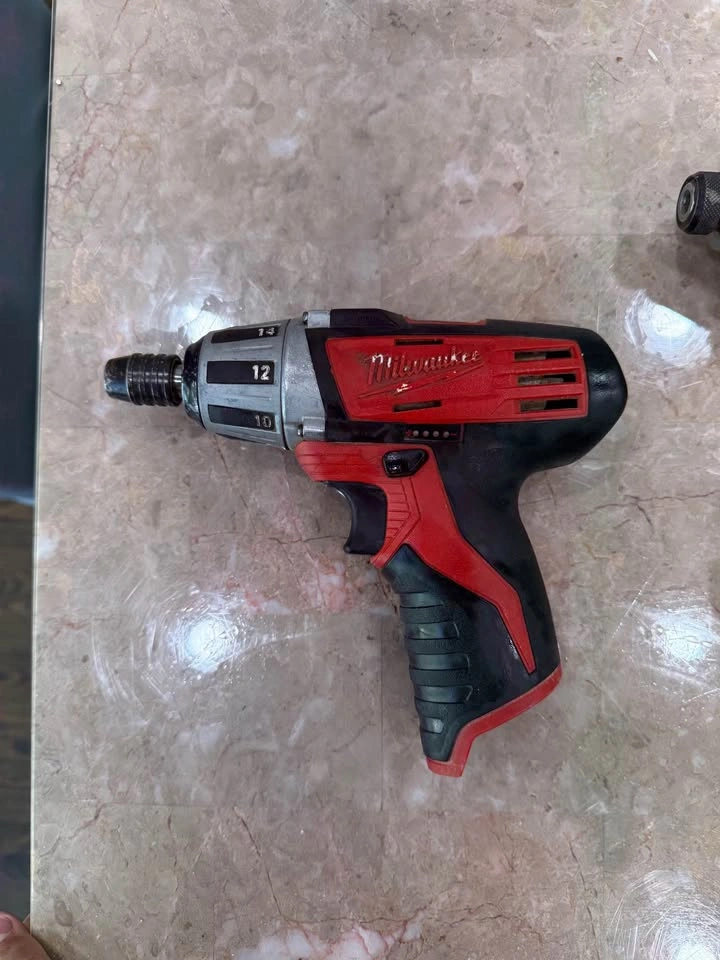 Milwaukee M18 Impact Driver and M12 Compact Drill Driver - photo 4