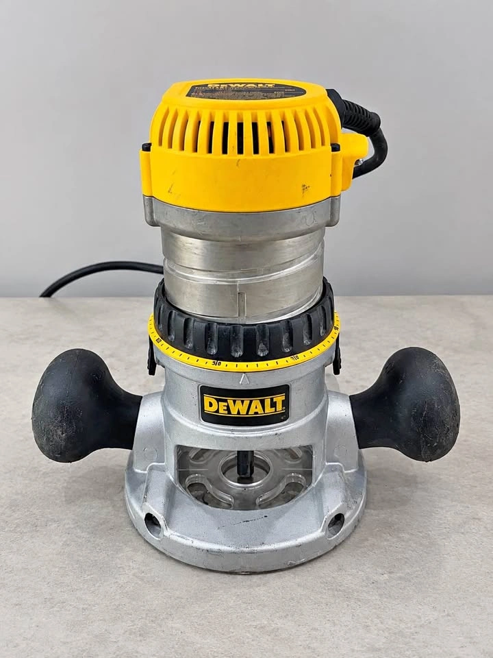 DEWALT 1 3/4 Hp Fixed Base Router