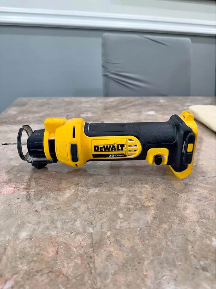 DEWALT 20V MAX Brushless Drywall Cut-out Tool