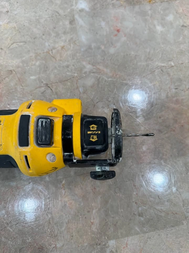 DEWALT 20V MAX Brushless Drywall Cut-out Tool - photo 3