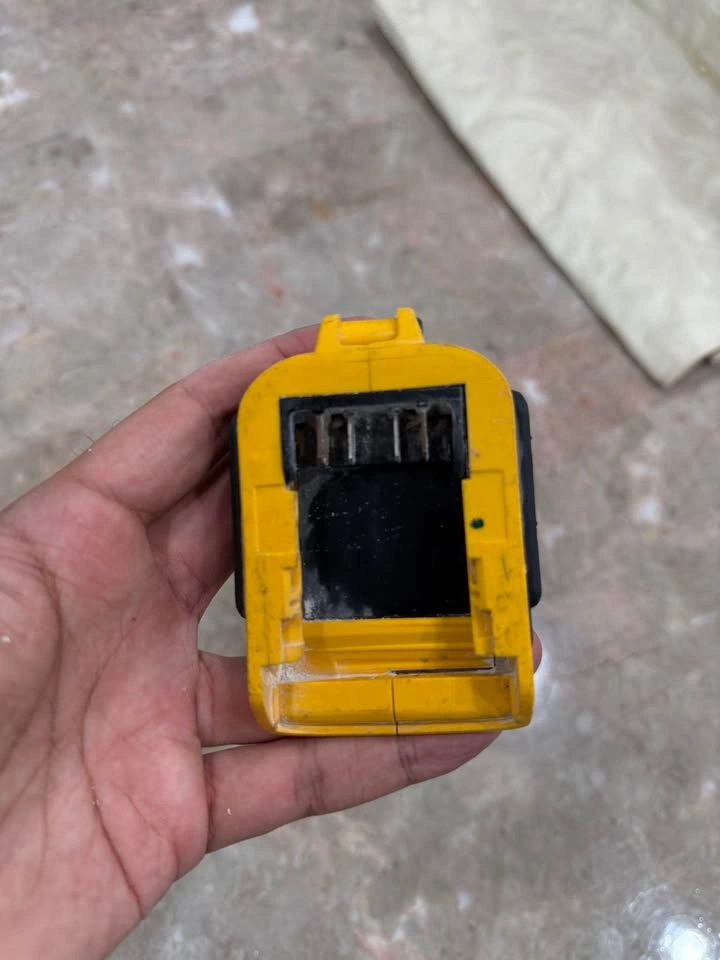 DEWALT 20V MAX Brushless Drywall Cut-out Tool - photo 5