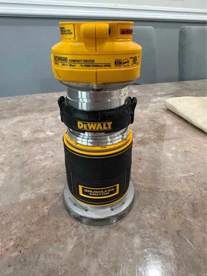 DEWALT 20V Max XR Lithium-Ion Cordless Brushless Compact Router - photo 2
