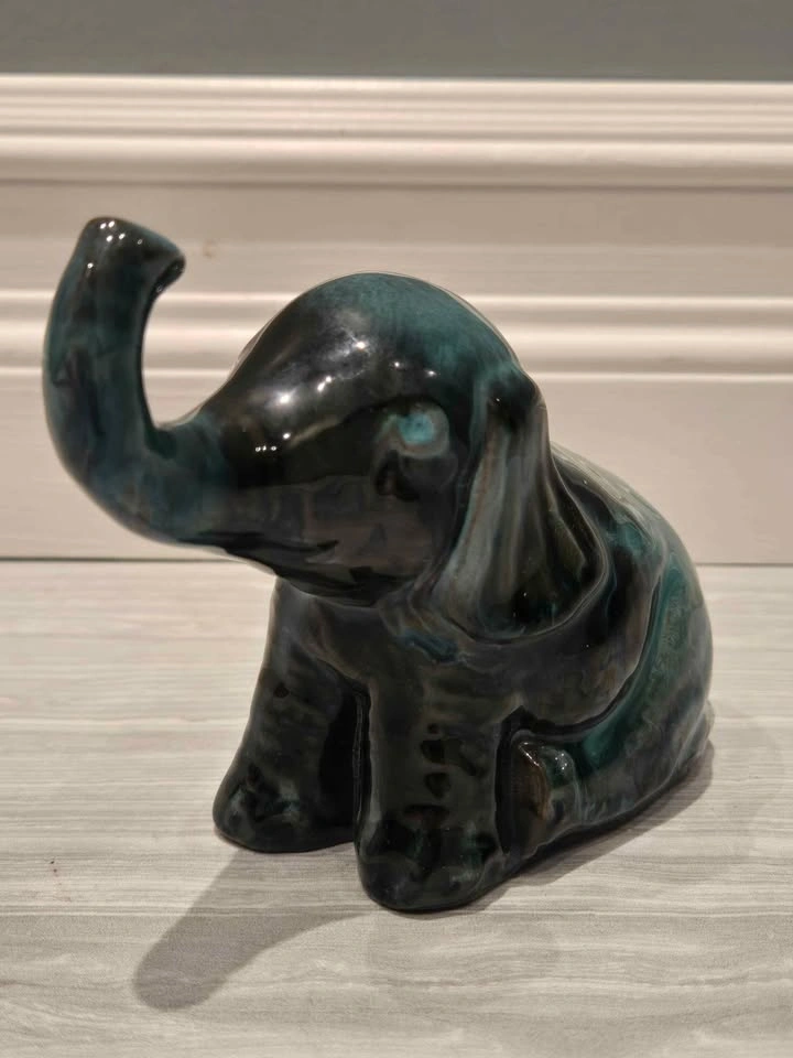 Authentic Blue Mountain Pottery Ceramic Elephant Figurine - photo 2