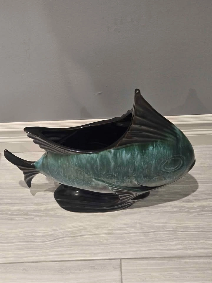 Authentic Blue Mountain Pottery Large Angelfish (#58) - photo 4
