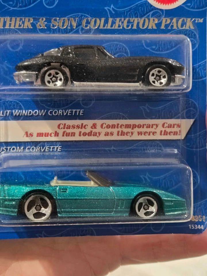 Hot Wheels Father & Son Collector Pack Avon Exclusive Corvettes - photo 2