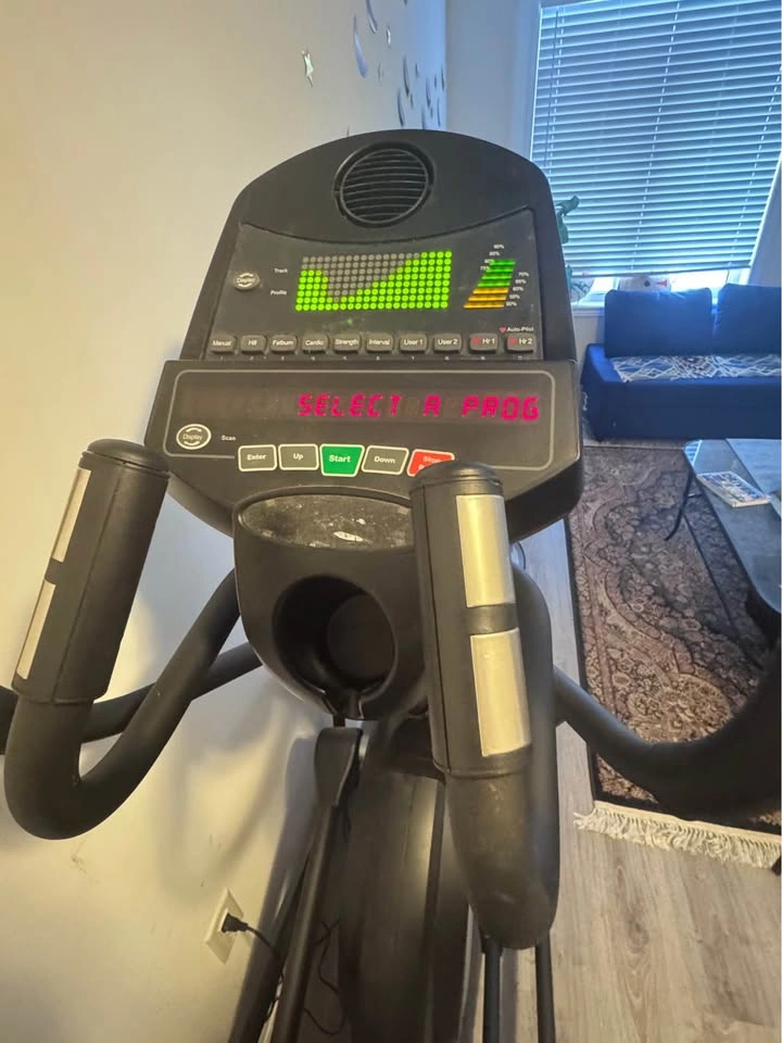 Elliptical Trainer – Great Condition - photo 2
