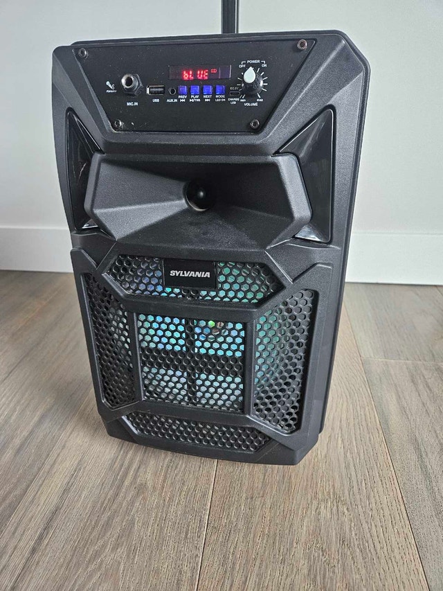 Sylvania Bluetooth Speaker - photo 4