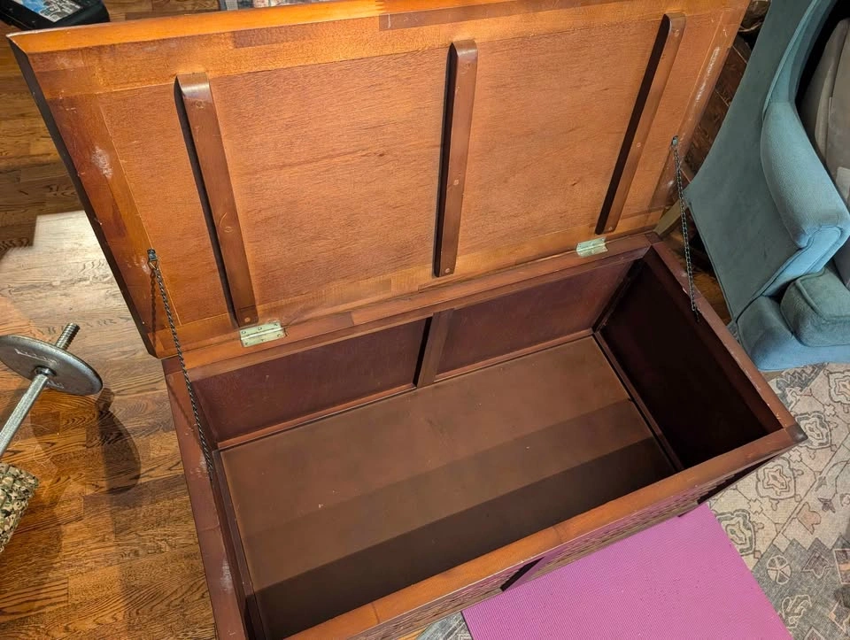 Wooden chest - photo 2