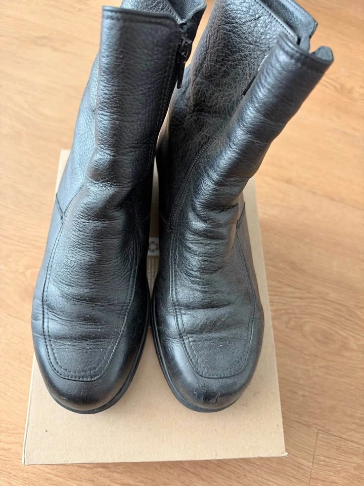 Meisi Black Leather Ankle Boots Size 7