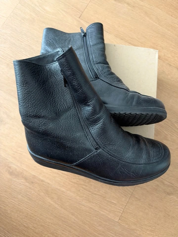 Meisi Black Leather Ankle Boots Size 7 - photo 2