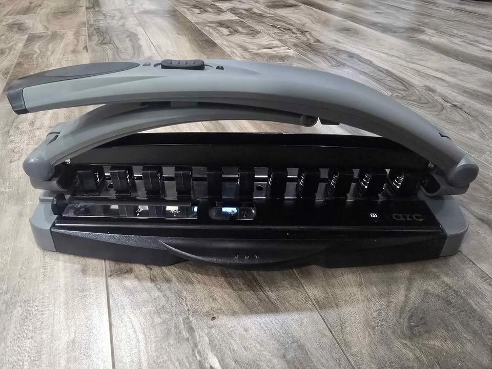 Arc Desktop Punch - 8 page capacity - photo 3