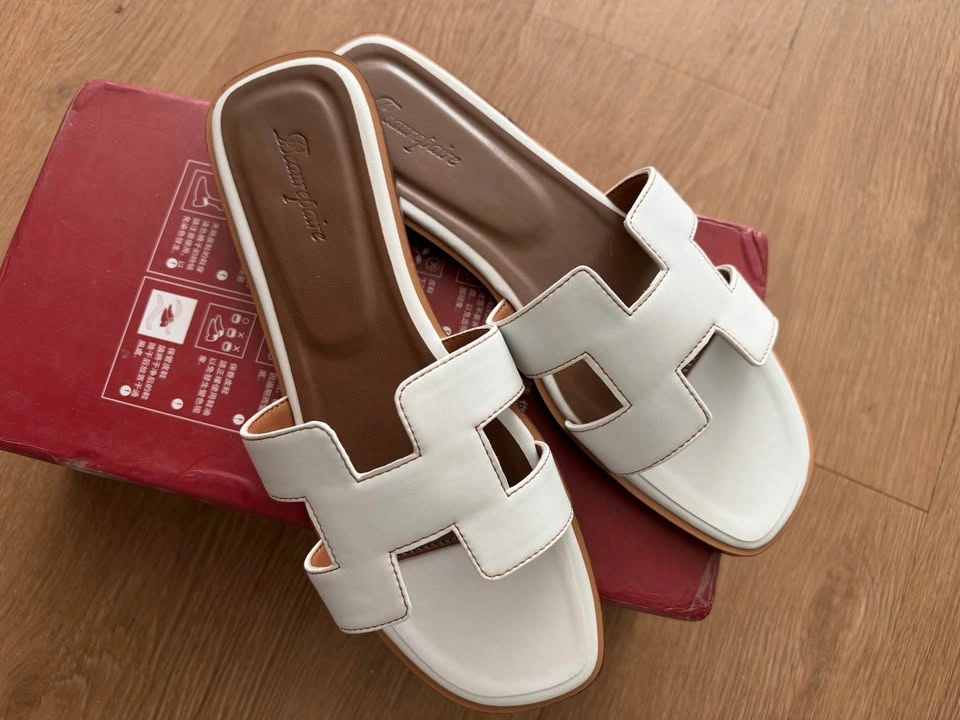 Beaurepaire White H-Strap Sandals Size 37.5 - photo 2
