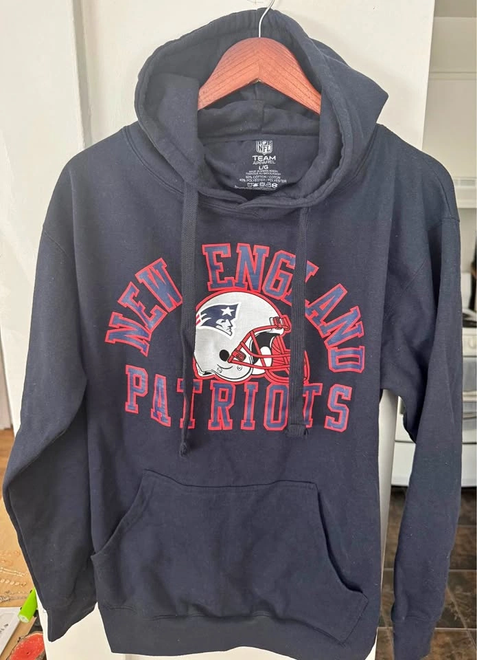 New England Patriots NFL Team Apparel Hoodie – Men’s Large