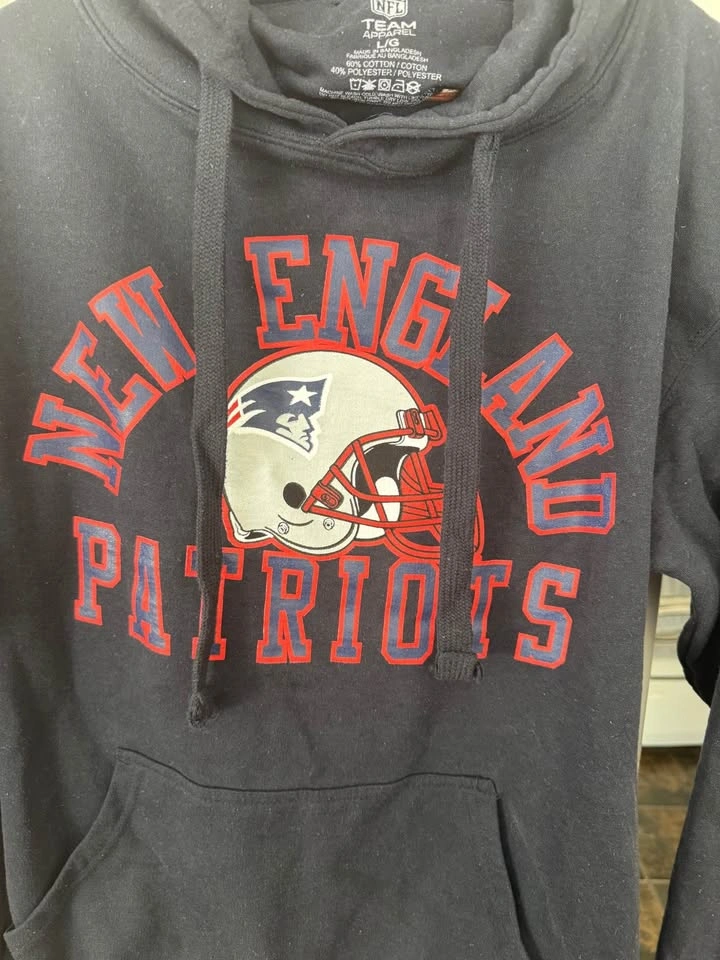 New England Patriots NFL Team Apparel Hoodie – Men’s Large - photo 3