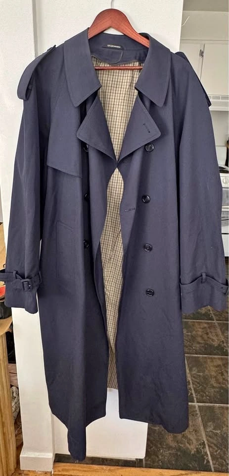Vintage London Fog Made in Canada Navy Trench Coat – Men’s 46R
