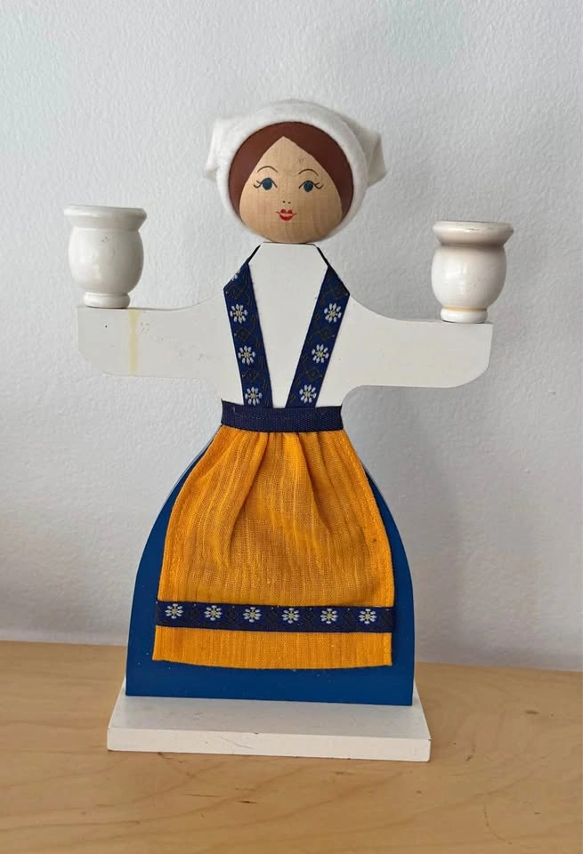 Home Décor Collection – Ceramic Lamp, Folk Art & Nordic Santa