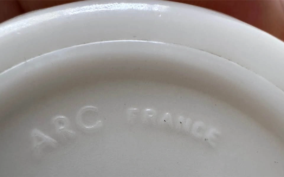 Vintage ARC France White Milk Glass Mug – Faceted Swirl Design - photo 4