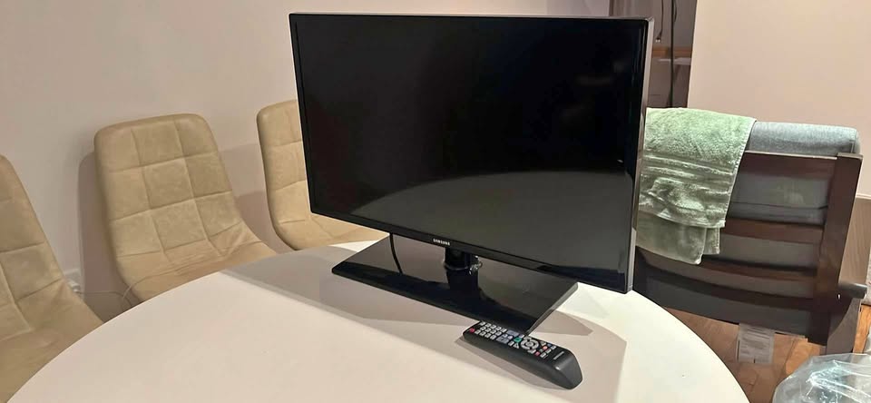 24” Samsung TV