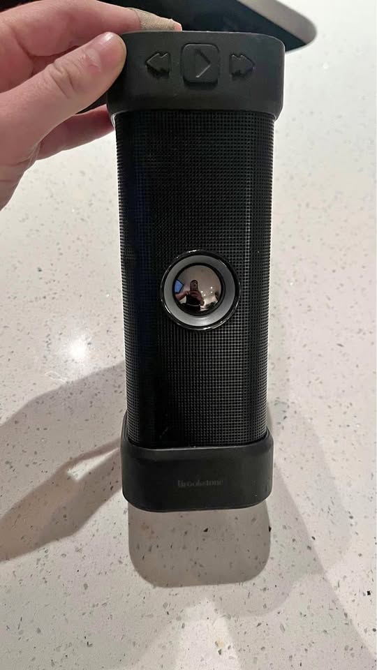 Brookstone speaker