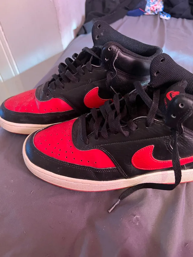 Red and black Jordan 1’s size 9.5 image indicator(2)