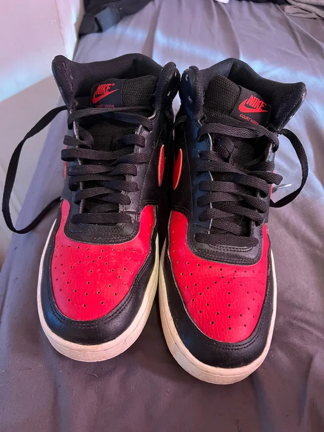 Red and black Jordan 1’s size 9.5 image indicator(3)