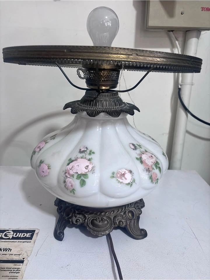 Vintage 1960s Milk Glass Pink Rose Table Lamp Brass Victorian