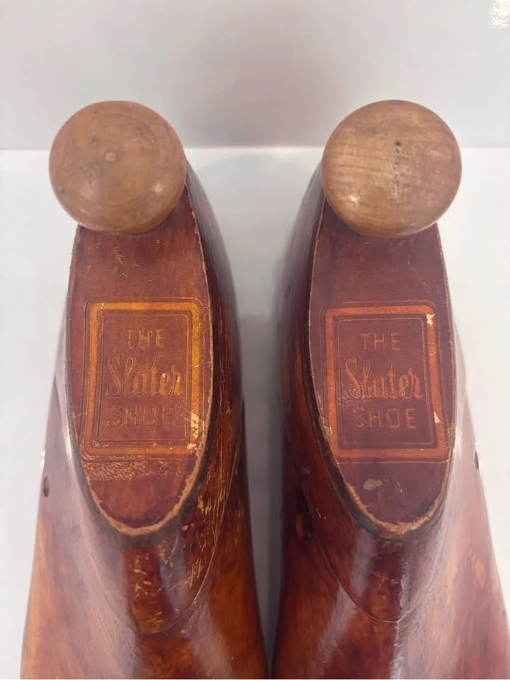 Antique The Slater Shoe Montreal wooden shoe tree forms - photo 2