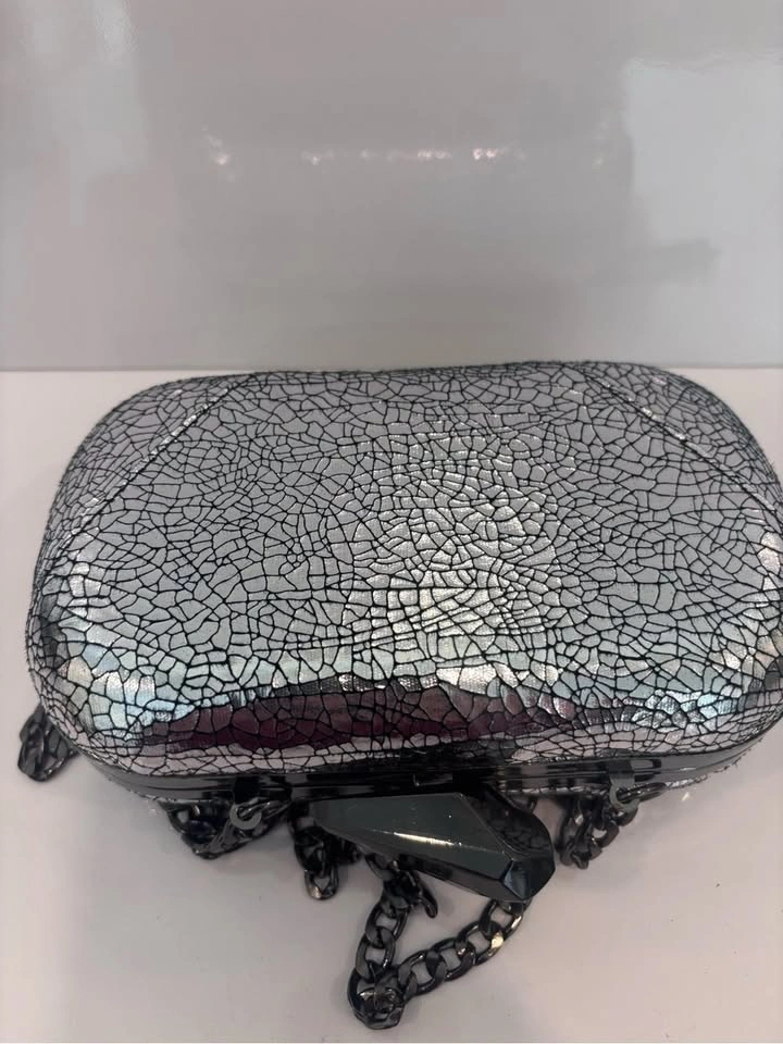 Silver Crackle Hard-Case Evening Clutch with Black Chain - photo 4
