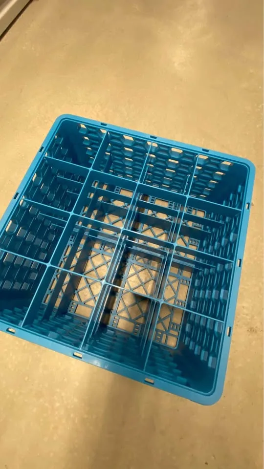 Carlisle Glass Rack 16 Compartments with 3 Extenders image indicator(3)