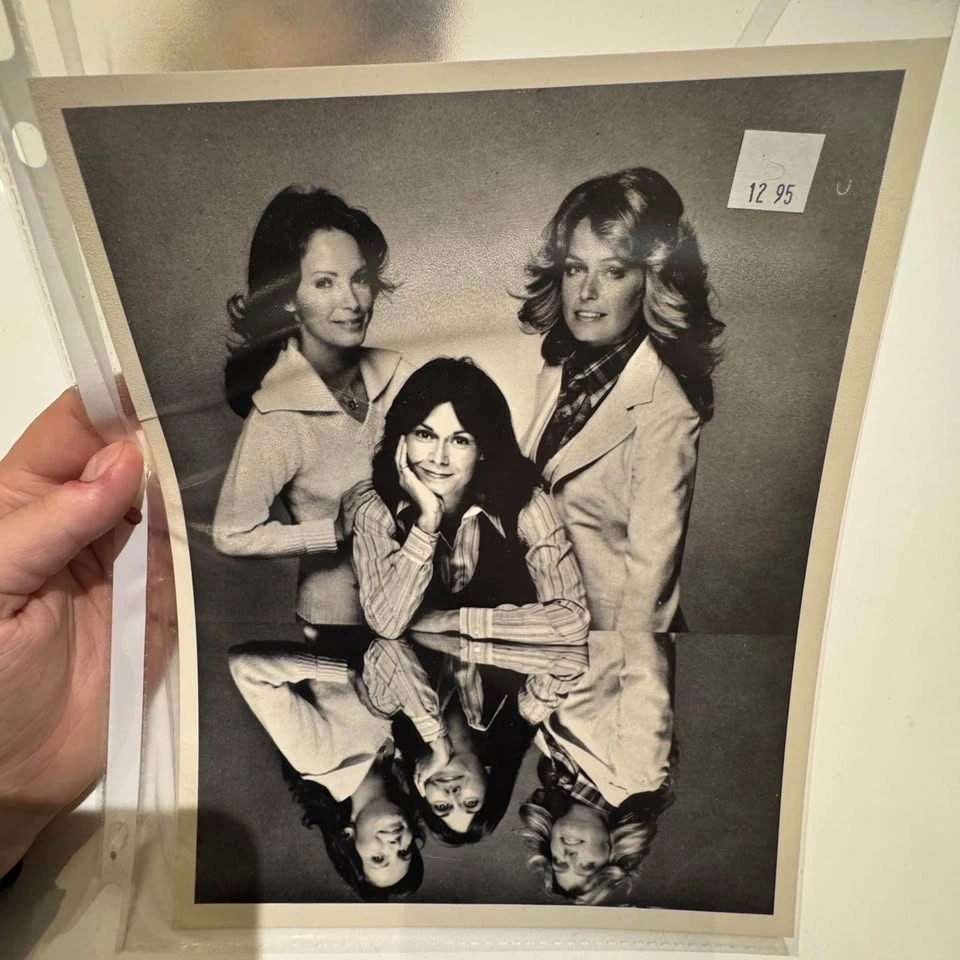 Vintage Hollywood & TV Celebrity Photo Lot - photo 5