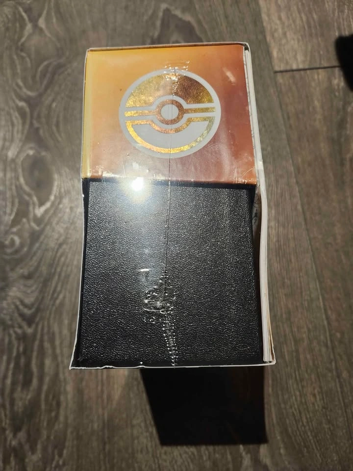 Pokemon 30th Anniversary Celebration ETBs - photo 2