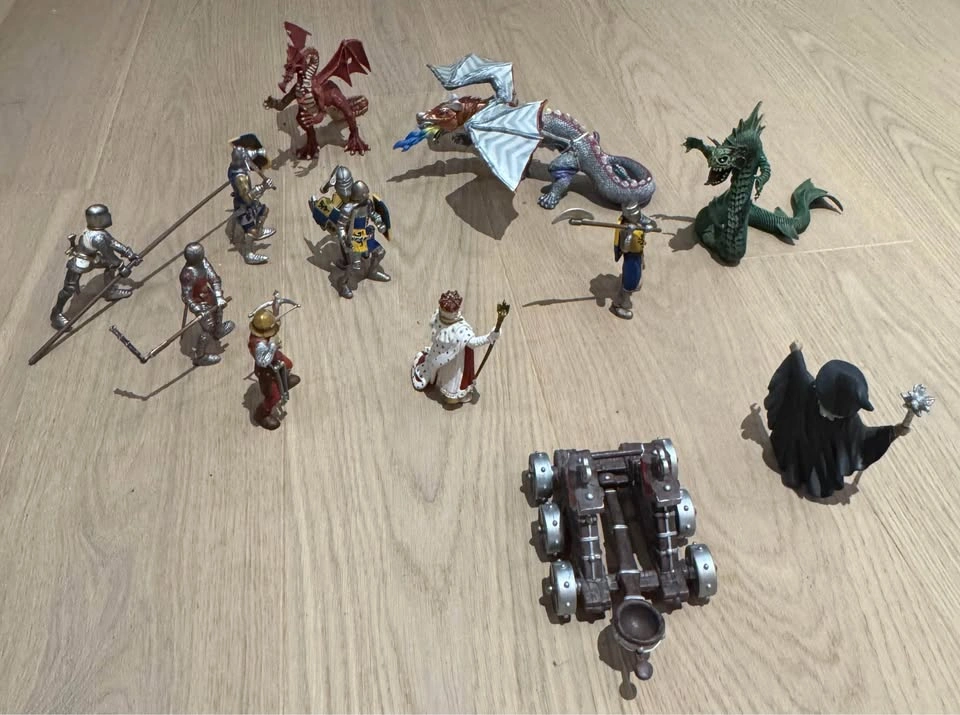 Retired Papo & Schleich Medieval Fantasy Figure Lot - photo 2