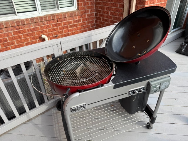 Weber Performer Deluxe 22" Charcoal BBQ – Crimson - photo 3