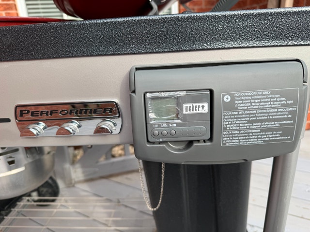Weber Performer Deluxe 22" Charcoal BBQ – Crimson - photo 4