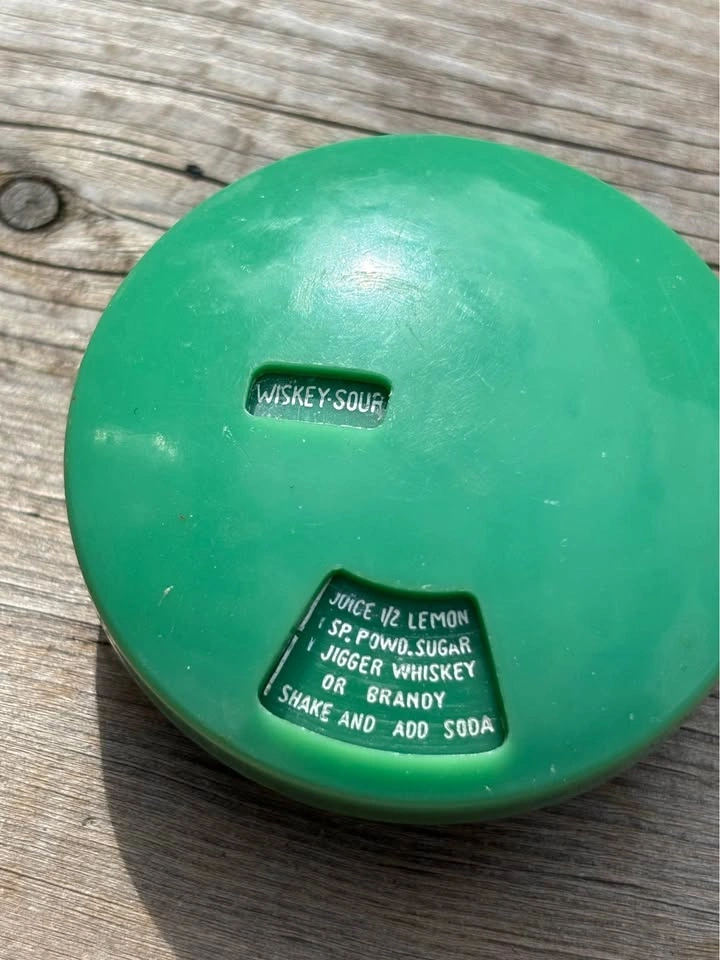 Vintage Medco 550 Skyscraper Dial-A-Drink Cocktail Shaker - photo 4