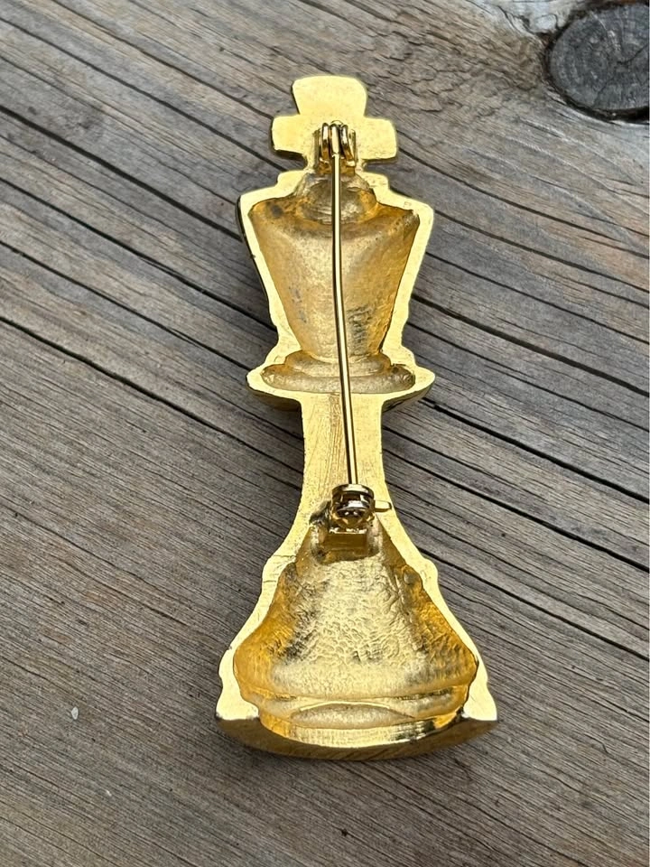 Gold Chess King Brooch / Pin - photo 3