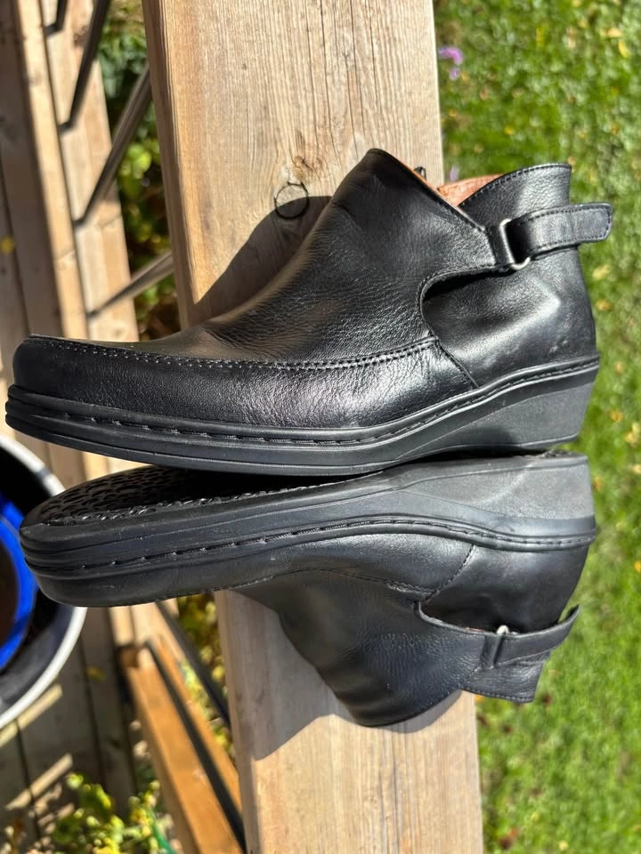 Black Leather Comfort Ankle Boots - Size EU 40 (9-9.5) - photo 4