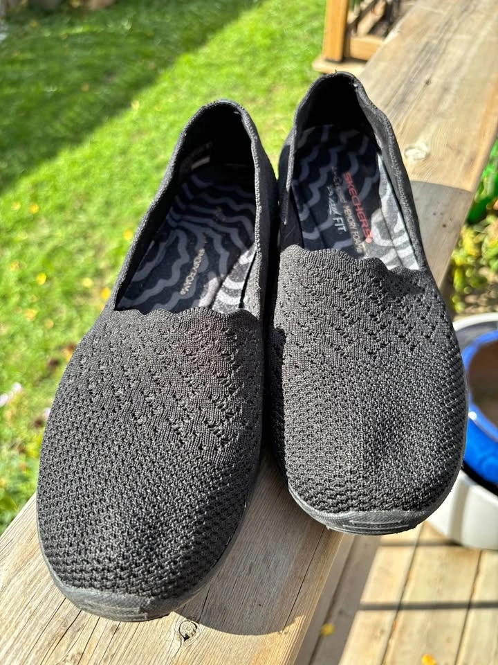 Skechers Slip-On Shoes Size 8.5